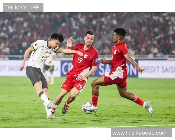 美足球巨星领衔队伍冲击世界杯荣耀展现个人才华与团队合作的完美结合 美足球巨星领衔队伍冲击世界杯荣耀展现个人才华与团队合作的完美结合