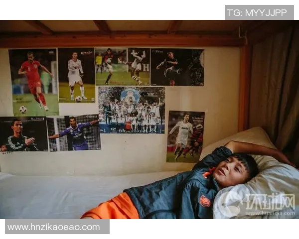 中国足球球星剪发全过程大揭秘引发粉丝热议挑战新造型